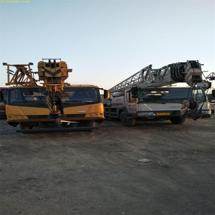 青川吊车吊挖机正确办法